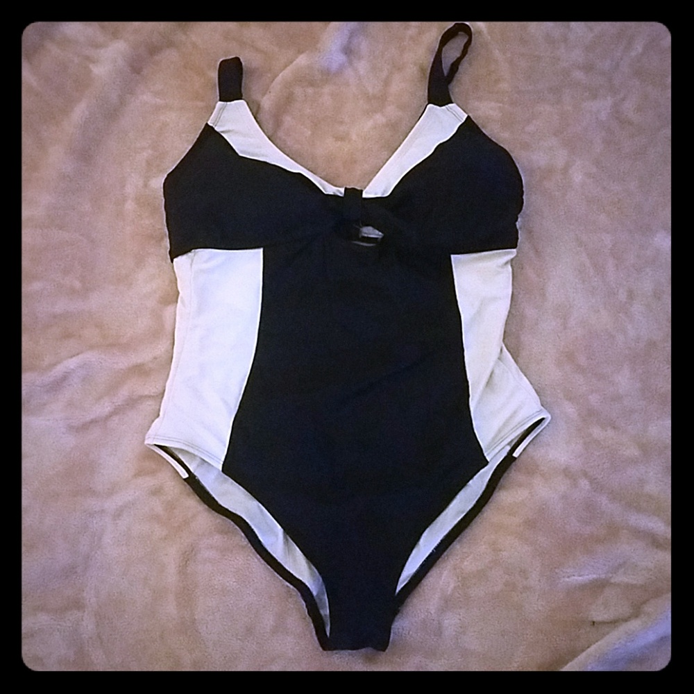 Adore Me one piece slimming swim suit